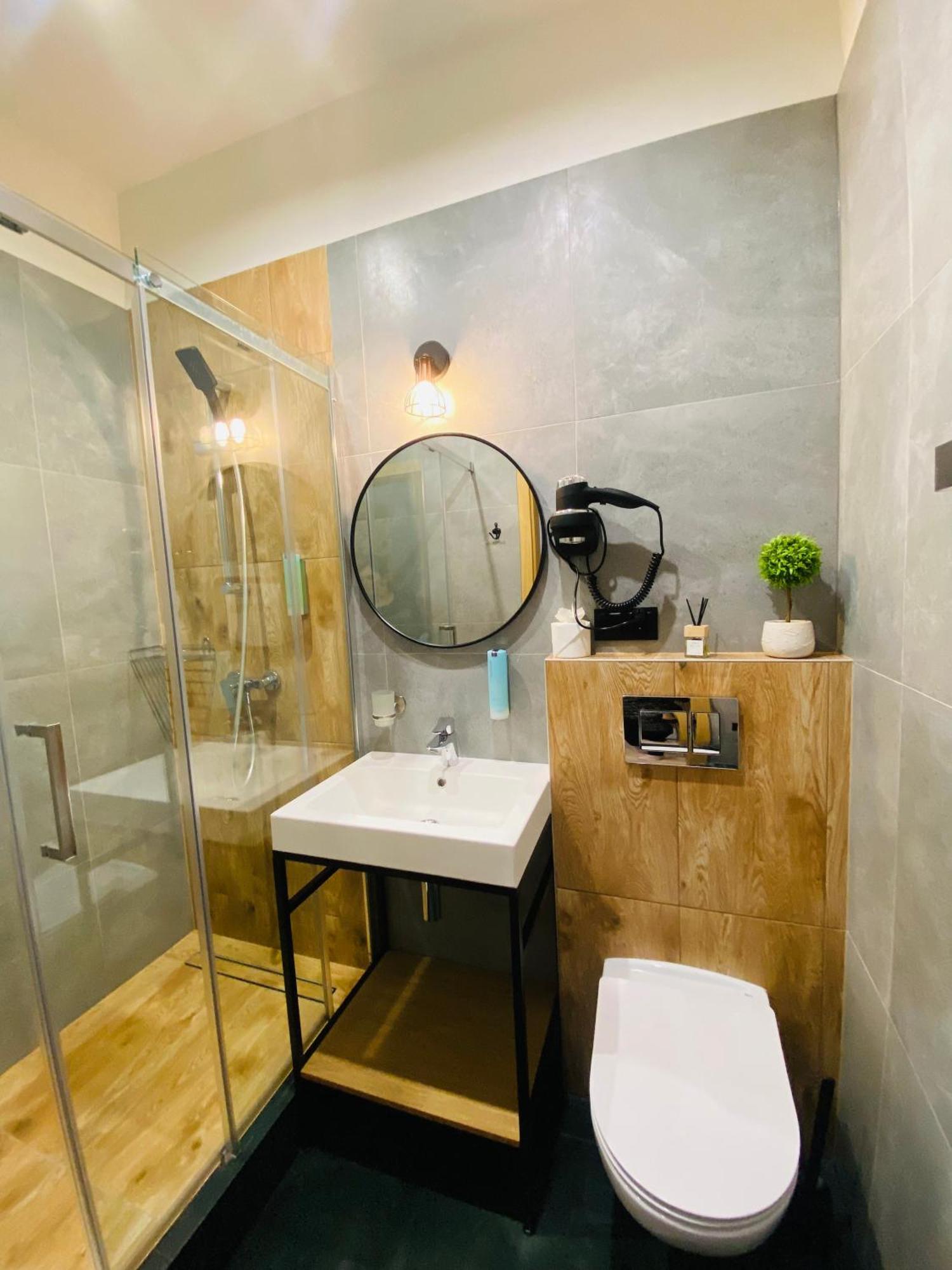 Krakow Apartments & Rooms ภายนอก รูปภาพ