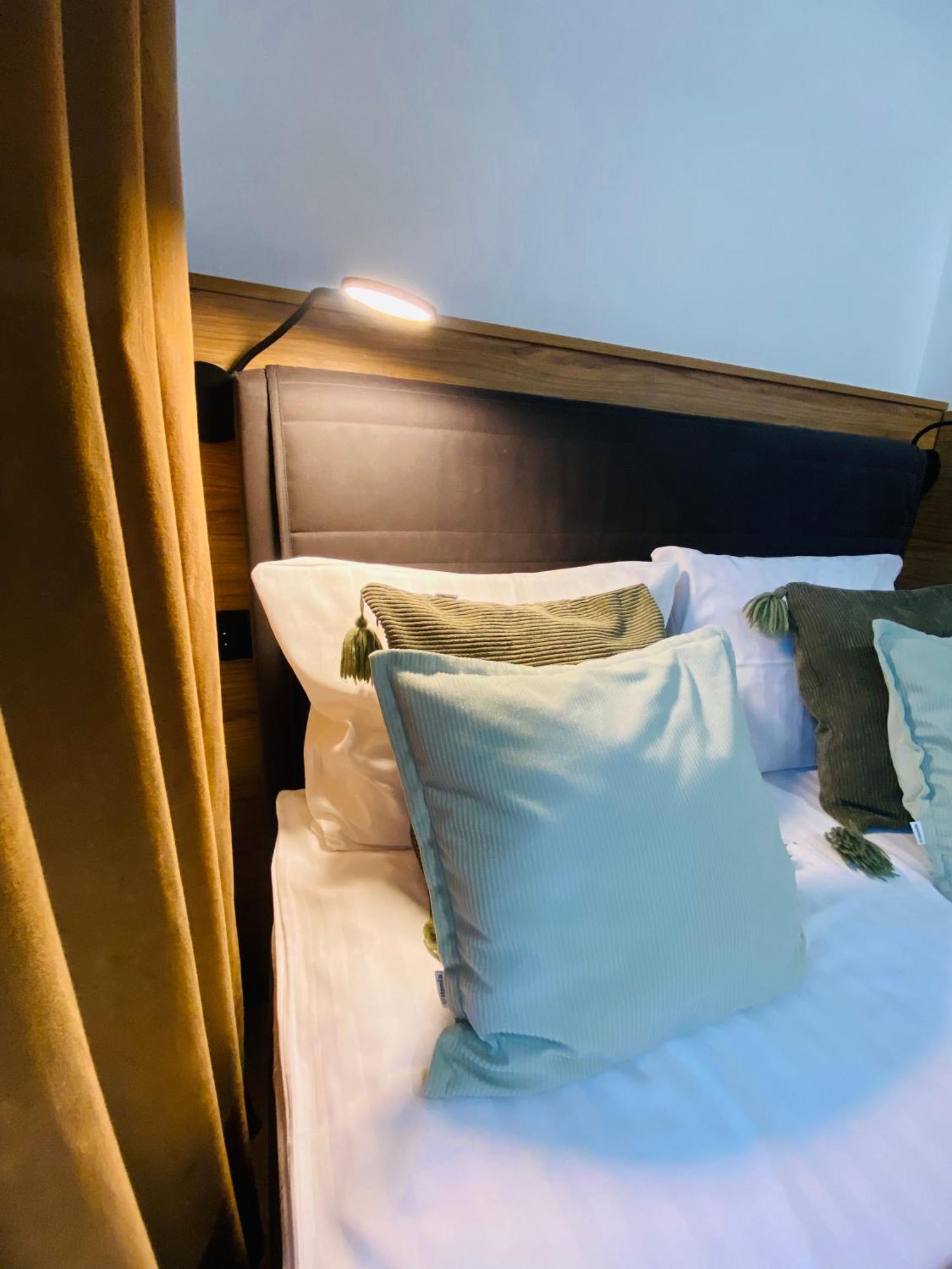 Krakow Apartments & Rooms ภายนอก รูปภาพ