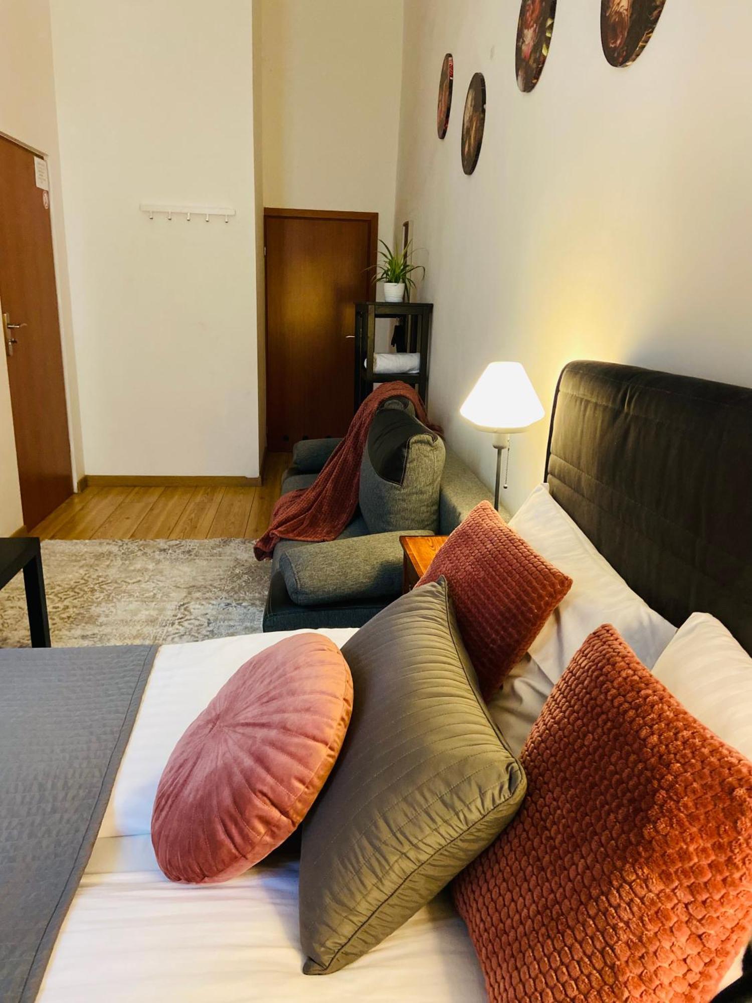 Krakow Apartments & Rooms ภายนอก รูปภาพ