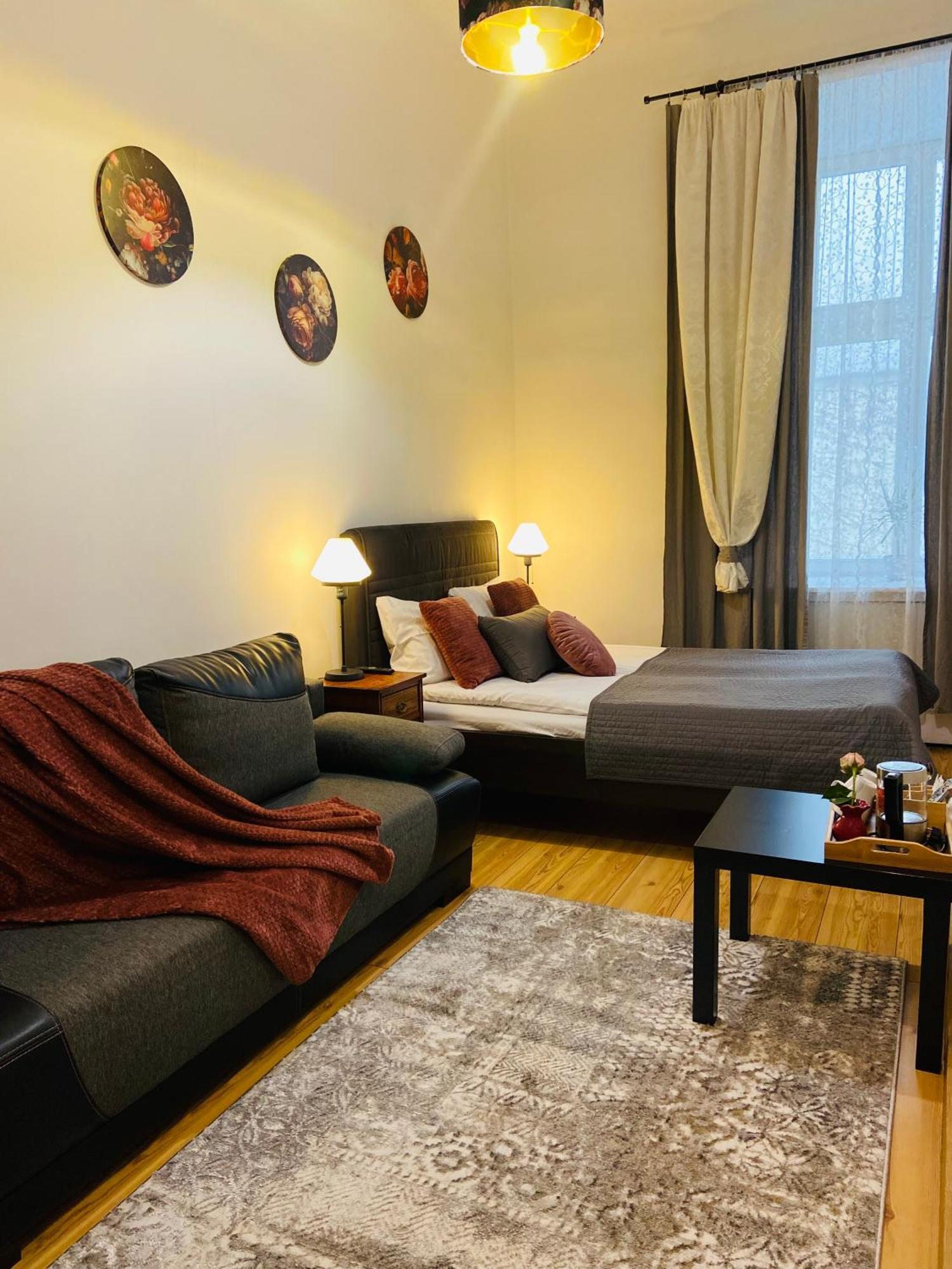 Krakow Apartments & Rooms ภายนอก รูปภาพ