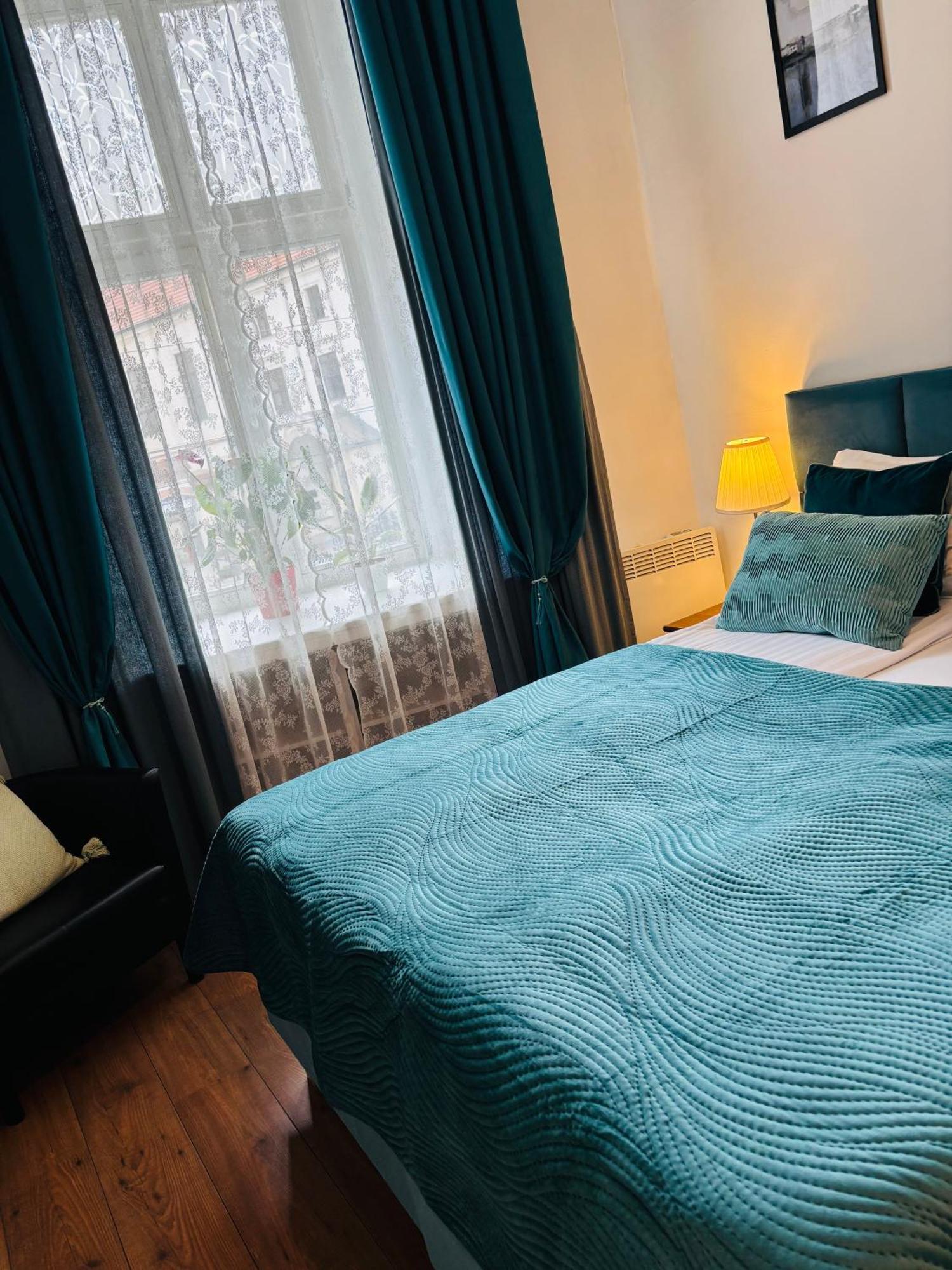 Krakow Apartments & Rooms ภายนอก รูปภาพ